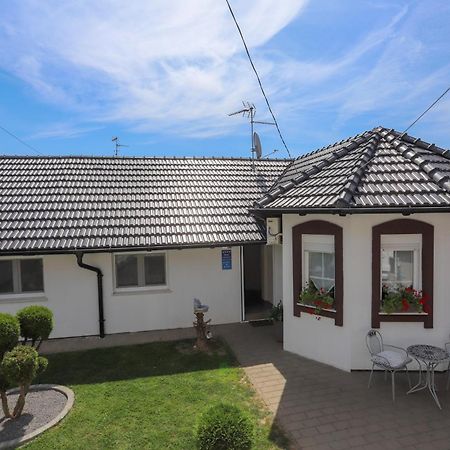 Apartman Veronika จาโกโว ภายนอก รูปภาพ